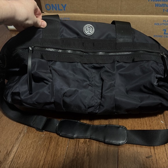 Lululemon Black Nylon Duffle Bag Gym Travel Carryon Logo - Picture 6 of 13